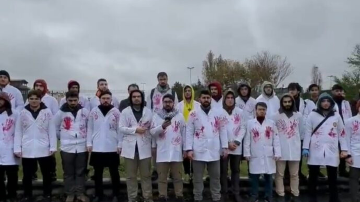 Balat Musevi Hastanesi önündeki ayrımcı gösteri tepki topladı